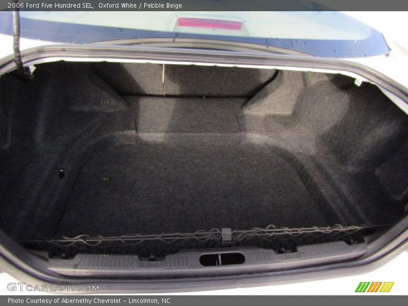 Oxford White / Pebble Beige 2006 Ford Five Hundred SEL