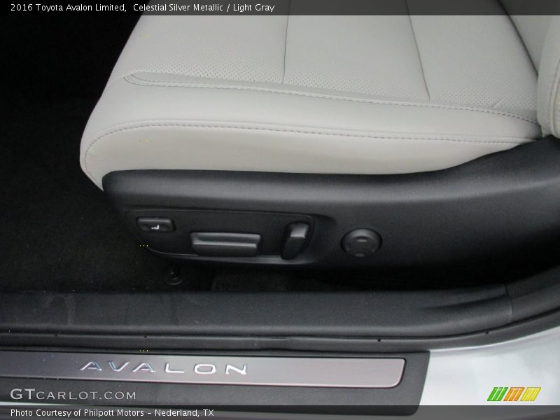 Celestial Silver Metallic / Light Gray 2016 Toyota Avalon Limited