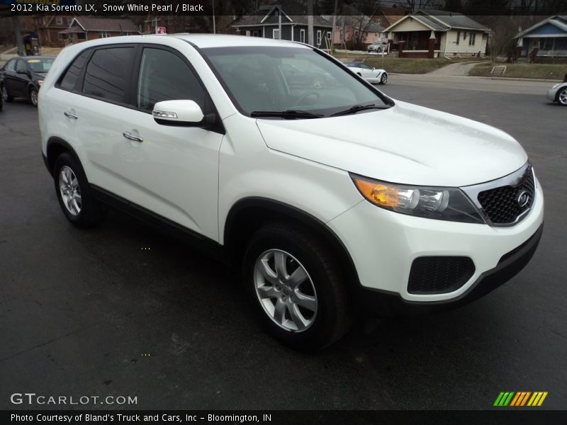 Front 3/4 View of 2012 Sorento LX