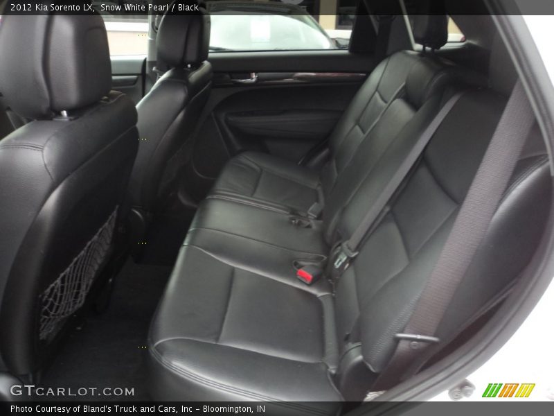 Snow White Pearl / Black 2012 Kia Sorento LX