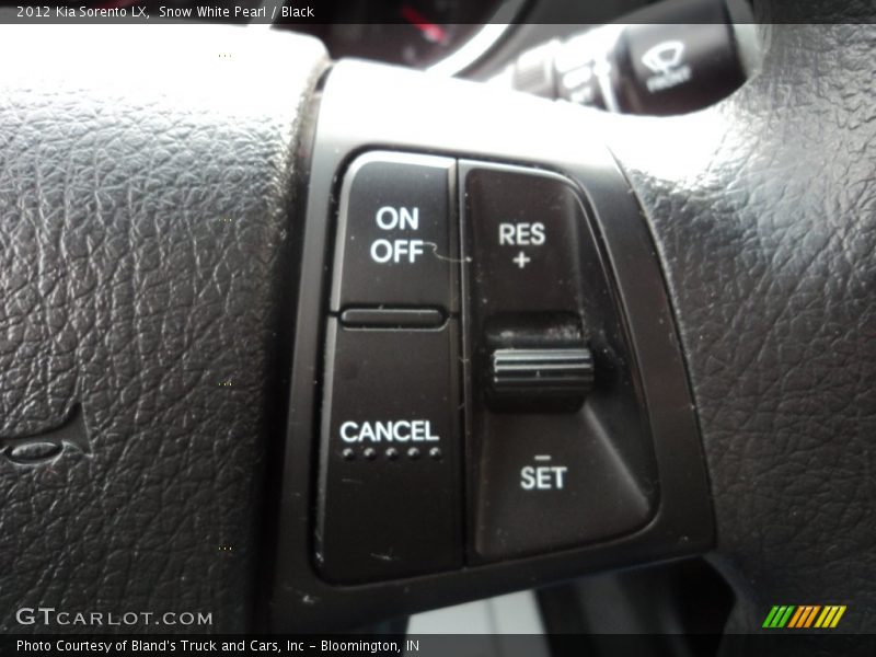 Snow White Pearl / Black 2012 Kia Sorento LX