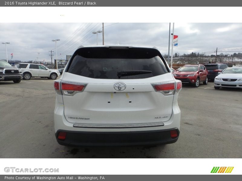 Blizzard Pearl / Black 2016 Toyota Highlander XLE