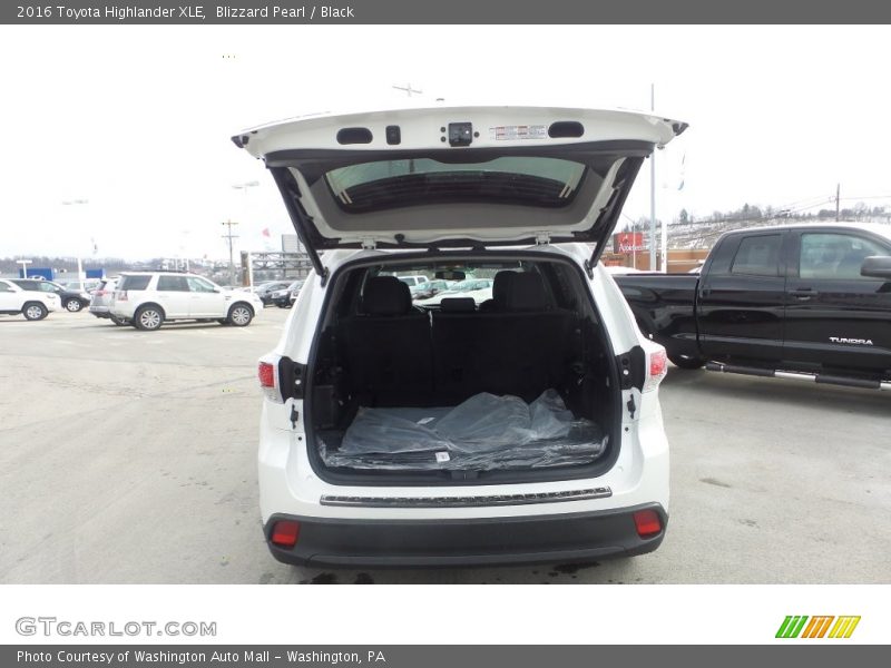 Blizzard Pearl / Black 2016 Toyota Highlander XLE