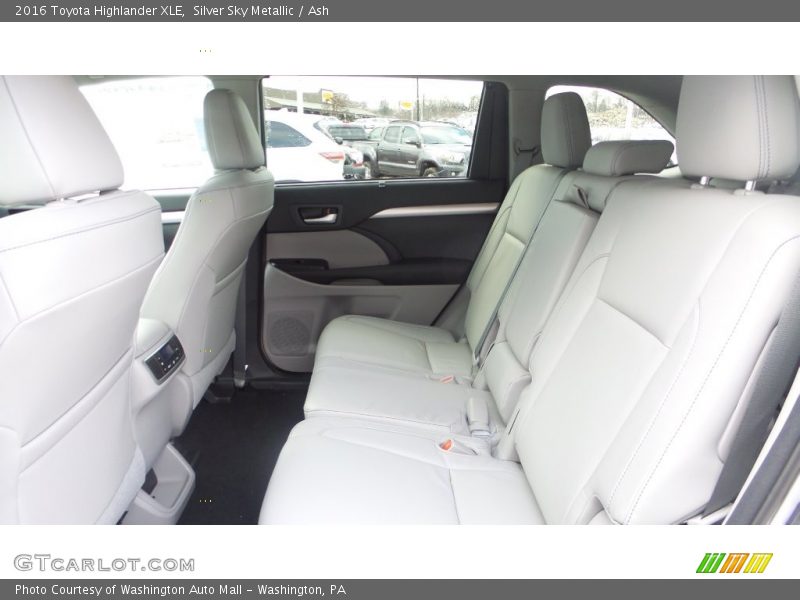 Silver Sky Metallic / Ash 2016 Toyota Highlander XLE