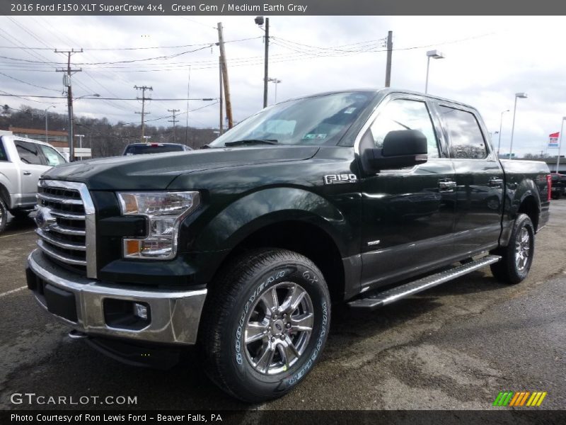 Front 3/4 View of 2016 F150 XLT SuperCrew 4x4