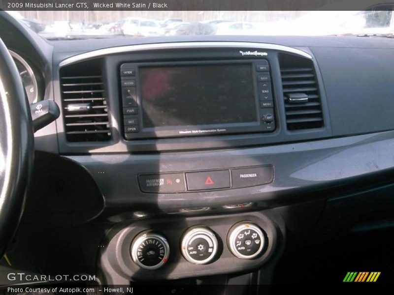 Wicked White Satin / Black 2009 Mitsubishi Lancer GTS