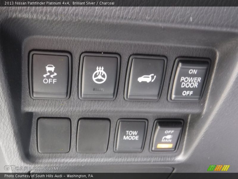 Brilliant Silver / Charcoal 2013 Nissan Pathfinder Platinum 4x4