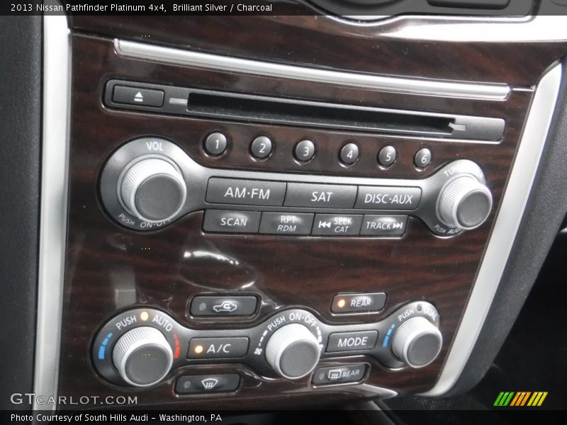 Brilliant Silver / Charcoal 2013 Nissan Pathfinder Platinum 4x4