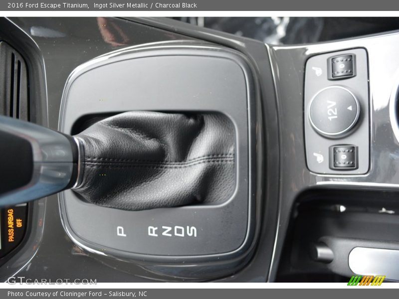 Ingot Silver Metallic / Charcoal Black 2016 Ford Escape Titanium