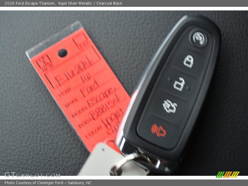 Ingot Silver Metallic / Charcoal Black 2016 Ford Escape Titanium