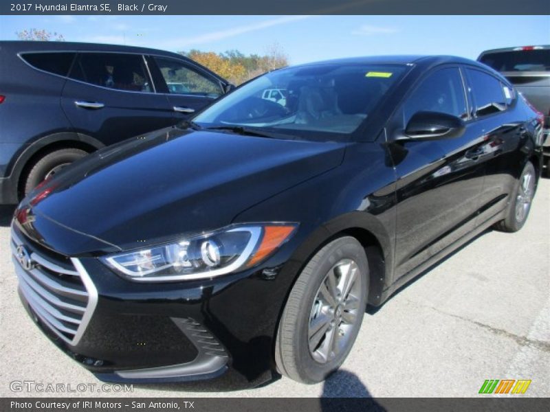 Black / Gray 2017 Hyundai Elantra SE