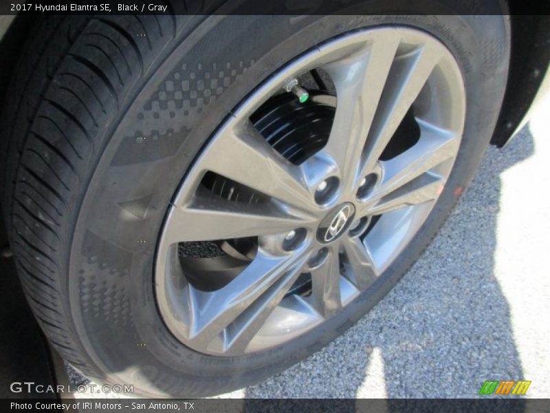 Black / Gray 2017 Hyundai Elantra SE
