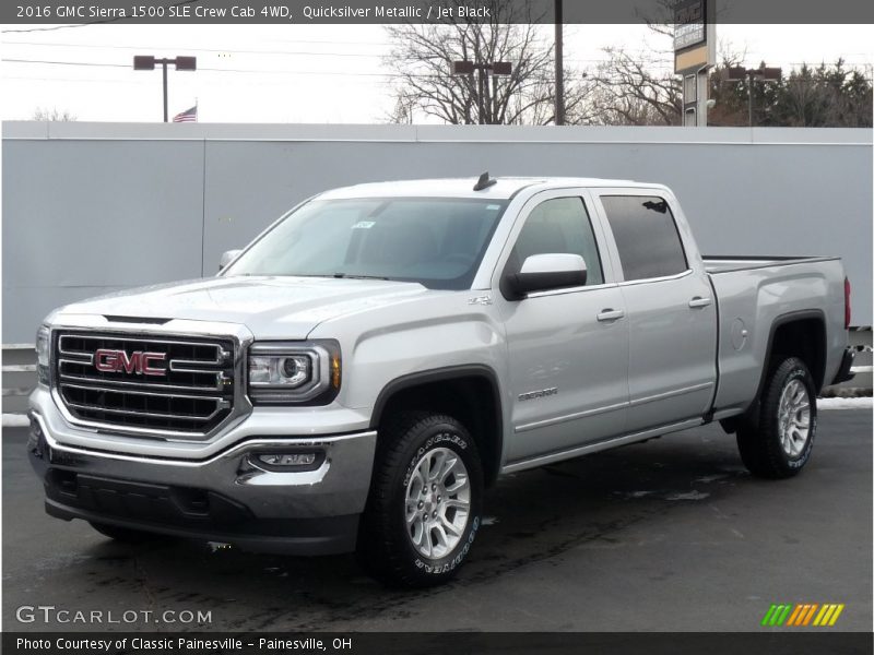 Front 3/4 View of 2016 Sierra 1500 SLE Crew Cab 4WD