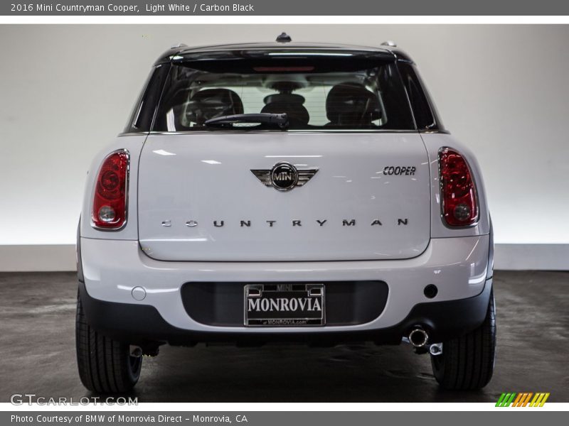 Light White / Carbon Black 2016 Mini Countryman Cooper