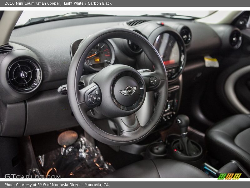 Light White / Carbon Black 2016 Mini Countryman Cooper
