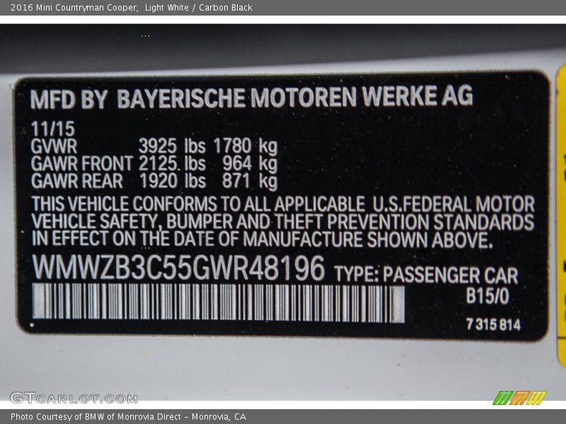 Light White / Carbon Black 2016 Mini Countryman Cooper