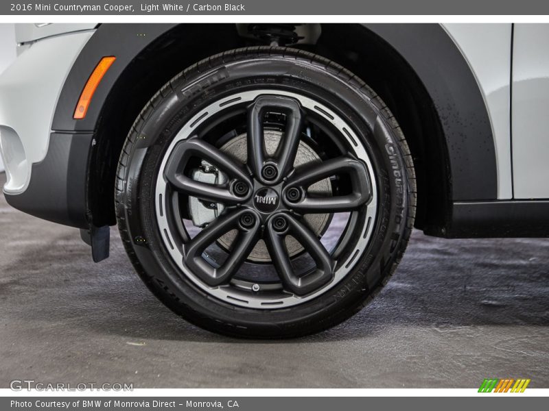 Light White / Carbon Black 2016 Mini Countryman Cooper