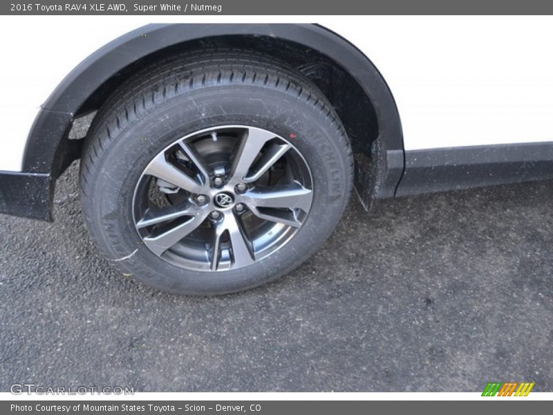 Super White / Nutmeg 2016 Toyota RAV4 XLE AWD