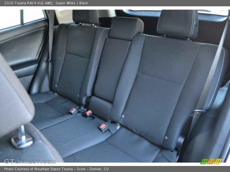 Super White / Black 2016 Toyota RAV4 XLE AWD