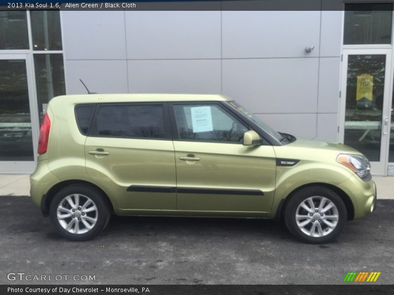 Alien Green / Black Cloth 2013 Kia Soul 1.6