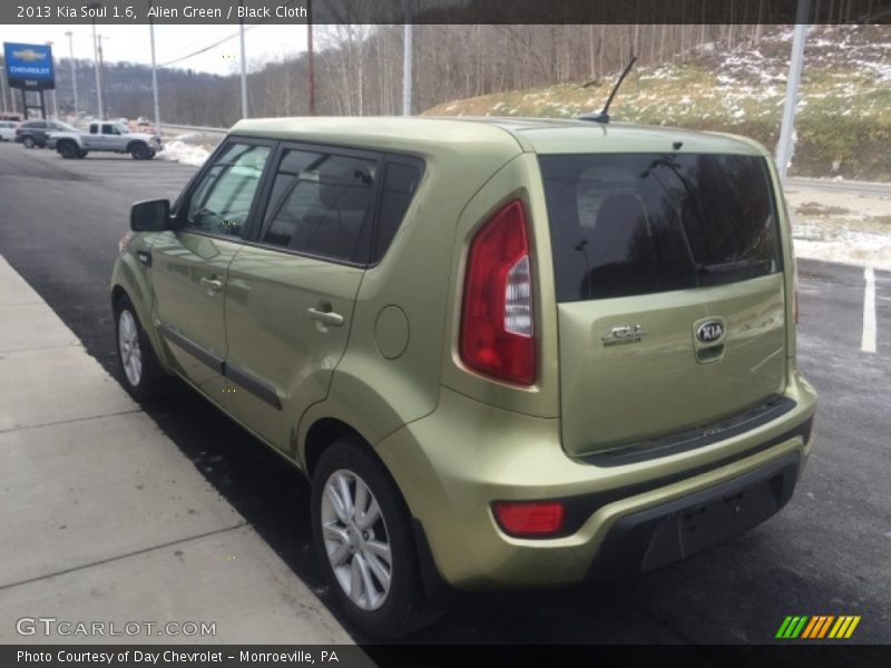 Alien Green / Black Cloth 2013 Kia Soul 1.6