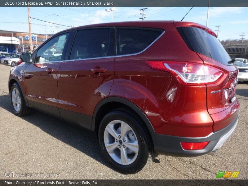 Sunset Metallic / Charcoal Black 2016 Ford Escape SE 4WD