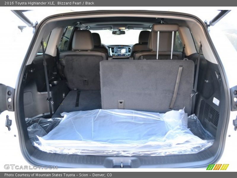 Blizzard Pearl / Black 2016 Toyota Highlander XLE