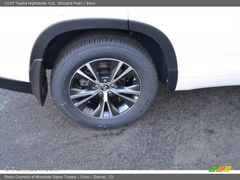 Blizzard Pearl / Black 2016 Toyota Highlander XLE