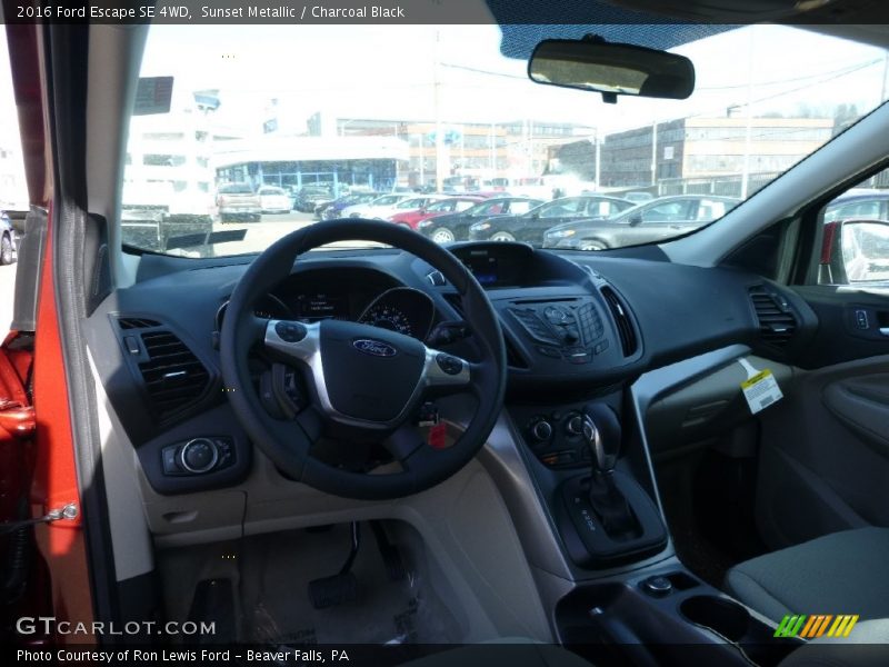 Sunset Metallic / Charcoal Black 2016 Ford Escape SE 4WD