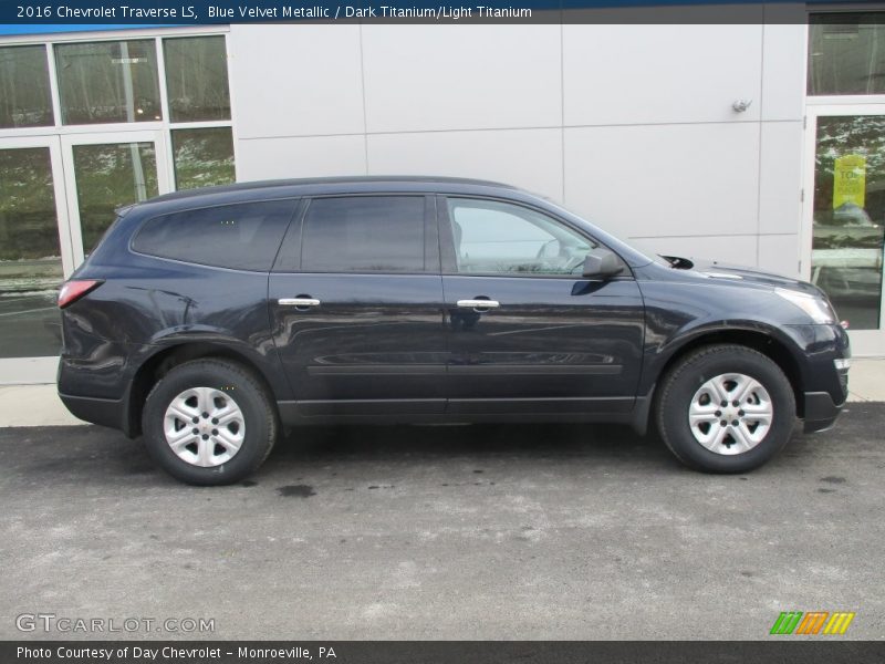 Blue Velvet Metallic / Dark Titanium/Light Titanium 2016 Chevrolet Traverse LS