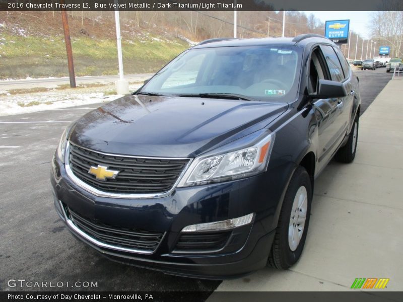 Blue Velvet Metallic / Dark Titanium/Light Titanium 2016 Chevrolet Traverse LS