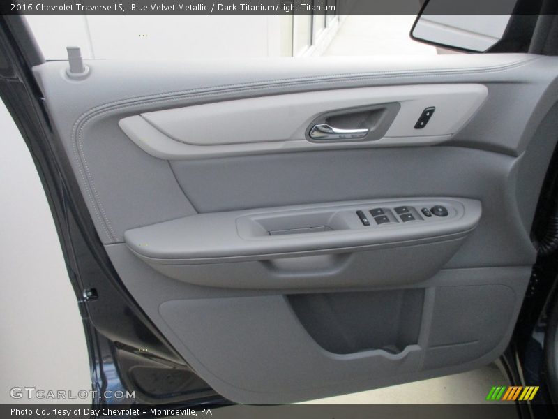 Blue Velvet Metallic / Dark Titanium/Light Titanium 2016 Chevrolet Traverse LS