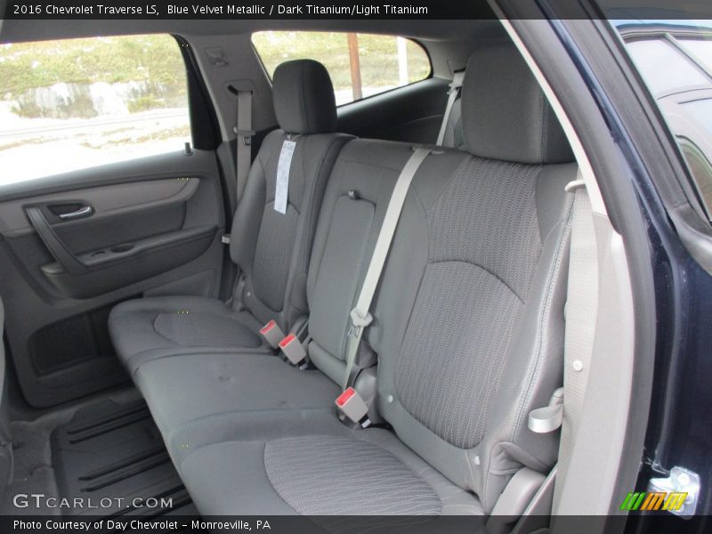 Blue Velvet Metallic / Dark Titanium/Light Titanium 2016 Chevrolet Traverse LS