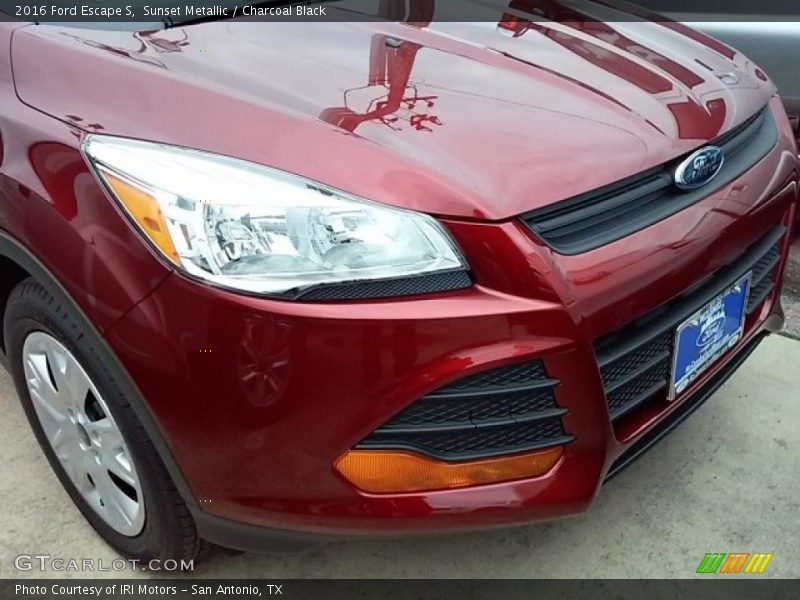 Sunset Metallic / Charcoal Black 2016 Ford Escape S