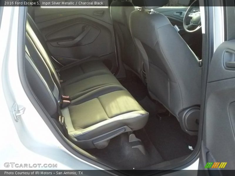 Ingot Silver Metallic / Charcoal Black 2016 Ford Escape S