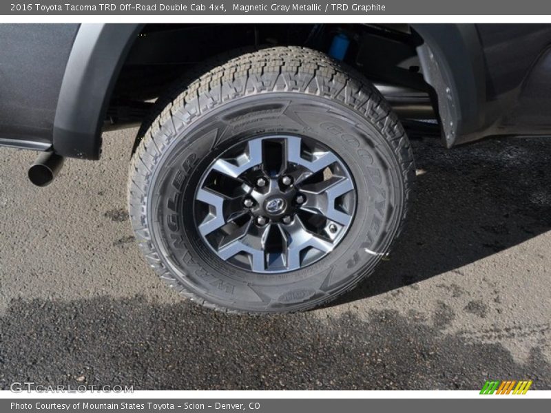 Magnetic Gray Metallic / TRD Graphite 2016 Toyota Tacoma TRD Off-Road Double Cab 4x4