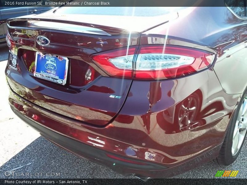 Bronze Fire Metallic / Charcoal Black 2016 Ford Fusion SE