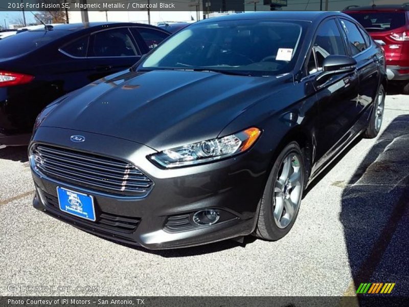Magnetic Metallic / Charcoal Black 2016 Ford Fusion SE