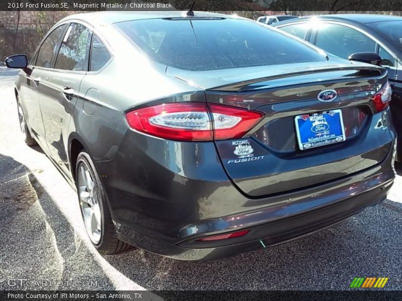 Magnetic Metallic / Charcoal Black 2016 Ford Fusion SE