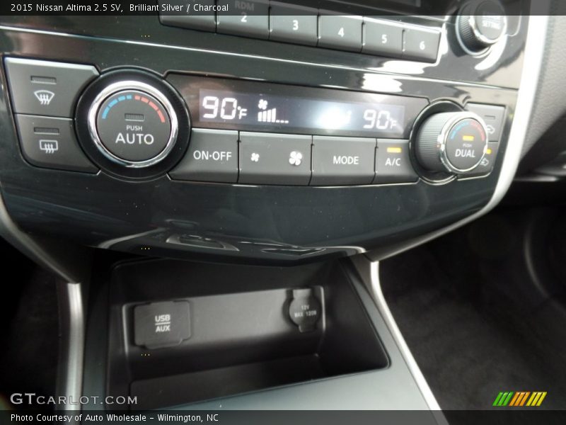 Brilliant Silver / Charcoal 2015 Nissan Altima 2.5 SV