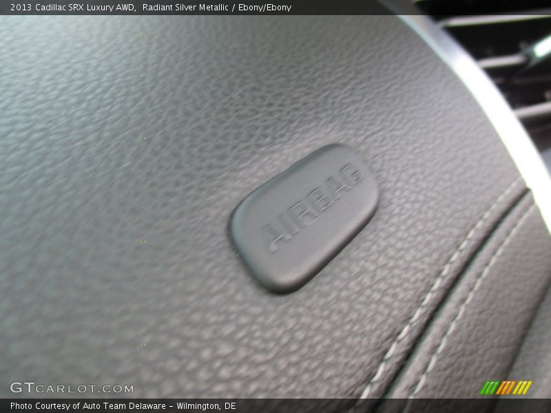 Radiant Silver Metallic / Ebony/Ebony 2013 Cadillac SRX Luxury AWD