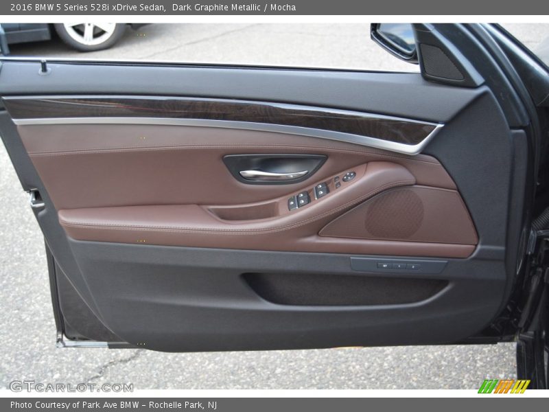 Dark Graphite Metallic / Mocha 2016 BMW 5 Series 528i xDrive Sedan