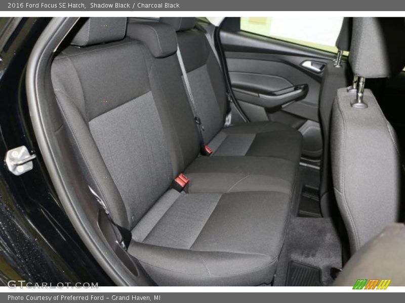 Shadow Black / Charcoal Black 2016 Ford Focus SE Hatch