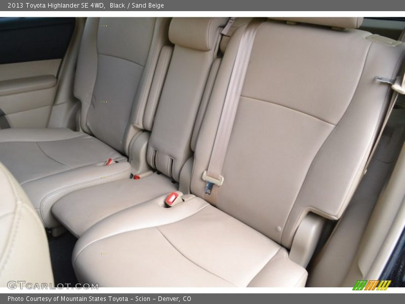 Black / Sand Beige 2013 Toyota Highlander SE 4WD