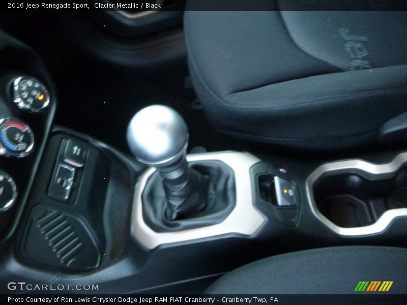 Glacier Metallic / Black 2016 Jeep Renegade Sport