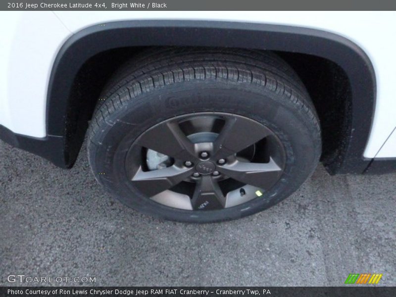 Bright White / Black 2016 Jeep Cherokee Latitude 4x4
