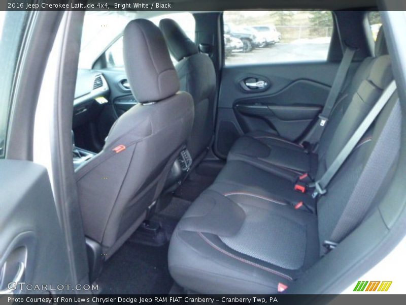 Bright White / Black 2016 Jeep Cherokee Latitude 4x4