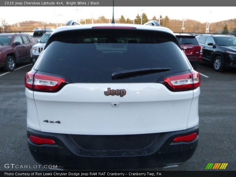 Bright White / Black 2016 Jeep Cherokee Latitude 4x4