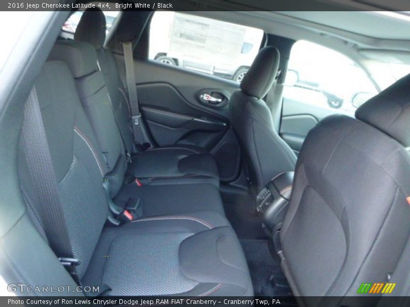 Bright White / Black 2016 Jeep Cherokee Latitude 4x4