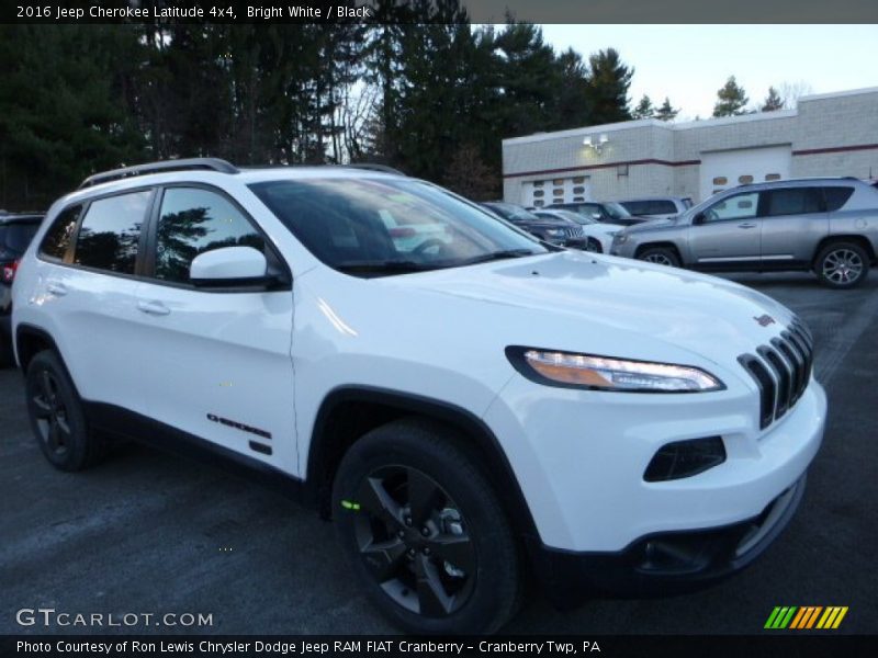 Bright White / Black 2016 Jeep Cherokee Latitude 4x4